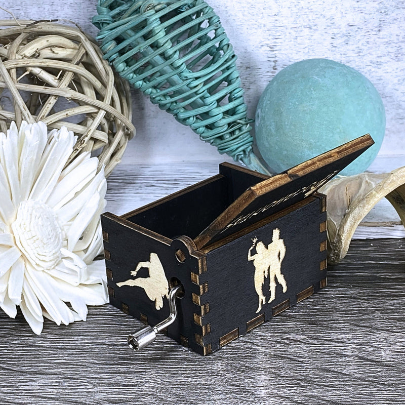 Load image into Gallery viewer, POCAHONTAS Music Box Manual Crank Wood Engrave Colors of the Wind Handmade Unique Keepsake Gift Idea Birthday Wedding Anniversary Engagement
