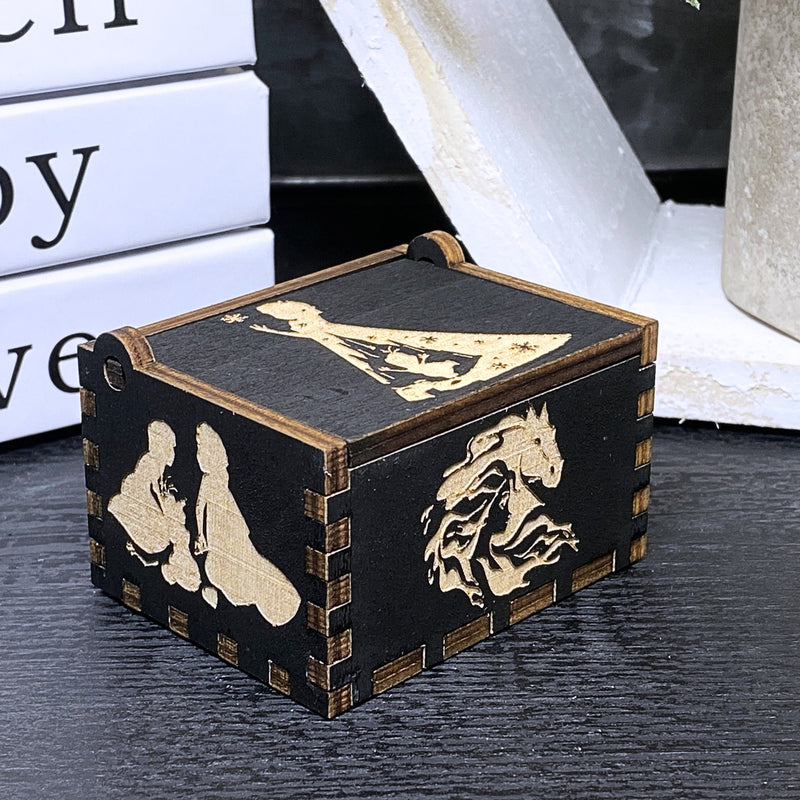 Load image into Gallery viewer, The film&#39;s captivating storyline, combined with the unforgettable song &quot;Let It Go,&quot; never fails to leave a lasting impression on anyone who watches. A delightful music box is available, allowing you to relive the magic wherever you go!
