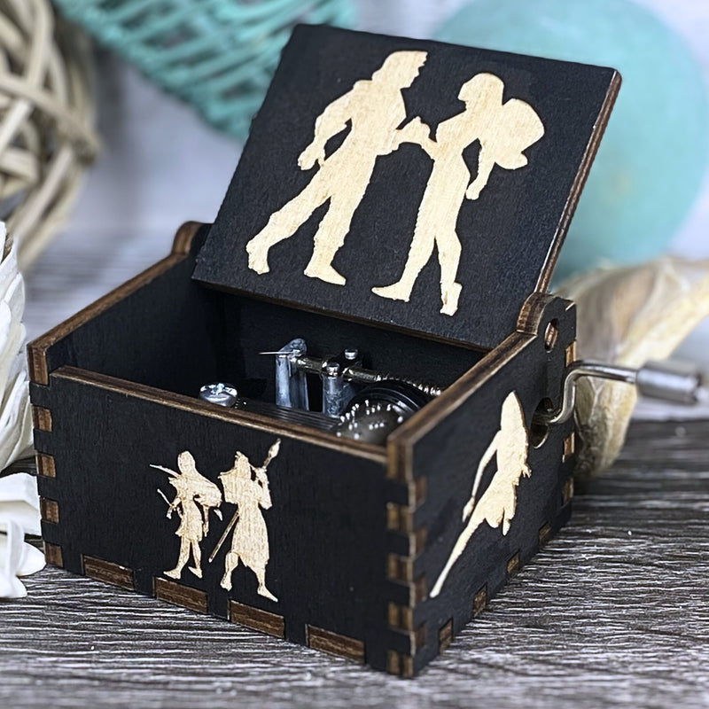 Load image into Gallery viewer, POCAHONTAS Music Box Manual Crank Wood Engrave Colors of the Wind Handmade Unique Keepsake Gift Idea Birthday Wedding Anniversary Engagement
