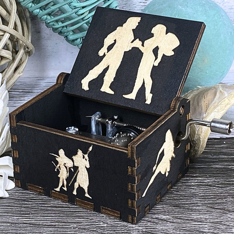 Load image into Gallery viewer, POCAHONTAS Music Box Manual Crank Wood Engrave Colors of the Wind Handmade Unique Keepsake Gift Idea Birthday Wedding Anniversary Engagement
