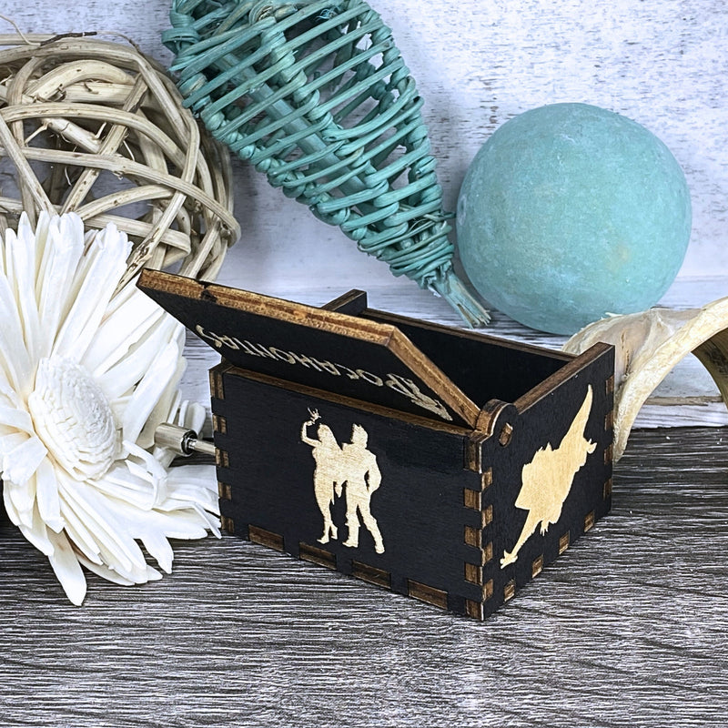 Load image into Gallery viewer, POCAHONTAS Music Box Manual Crank Wood Engrave Colors of the Wind Handmade Unique Keepsake Gift Idea Birthday Wedding Anniversary Engagement
