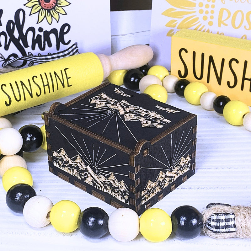 Load image into Gallery viewer, You Are My Sunshine Music Box Manual Crank Wooden Custom Music Boxes Handmade Birthday Anniversary Music Gift My Only Sunshine Sunflower
