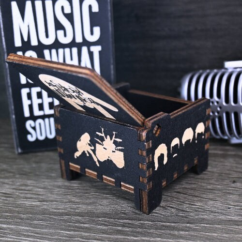 Load image into Gallery viewer, Queen Music Box Bohemian Rhapsody Wind-Up Automatic Wood Rock Bands Mother Father&#39;s Day Gift Handmade Unique Keepsake Birthday Anniversary
